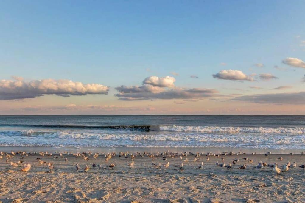 *Renovated Oceanfront Condo*Queen Beds*Pools*Hot Tubs*More*P220 Миртл-Бич Экстерьер фото
