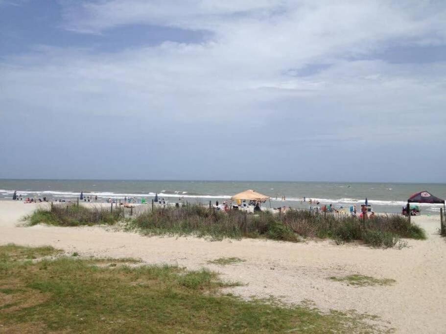 *Renovated Oceanfront Condo*Queen Beds*Pools*Hot Tubs*More*P220 Миртл-Бич Экстерьер фото